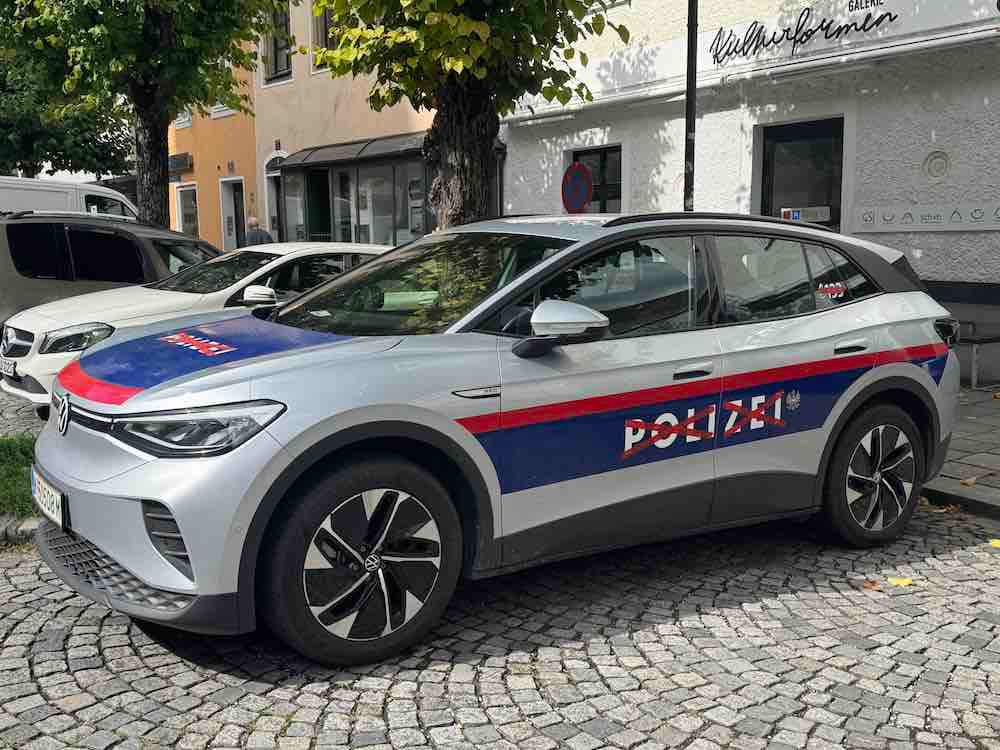 KEINE POLIZEI!